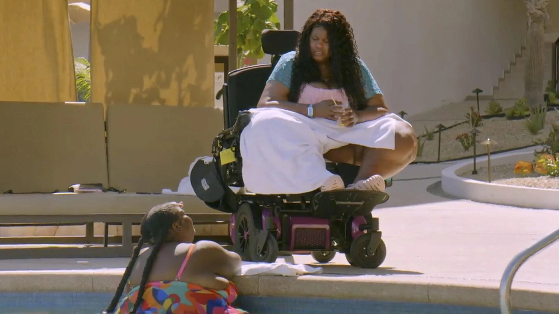 1000-lb Roomies S2E10 Guac This Way