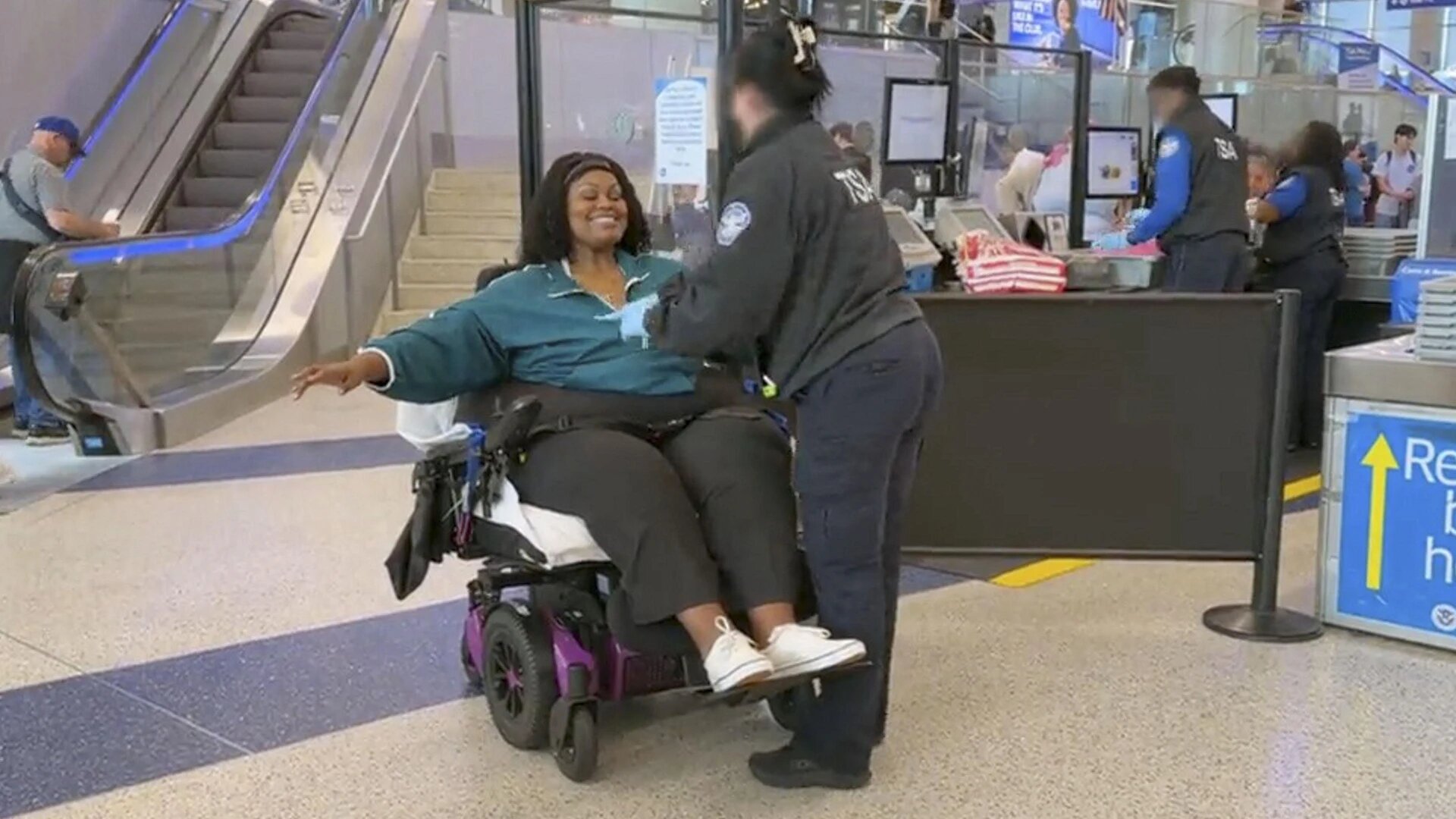 1000-lb Roomies S2E9 Mexico in Motion