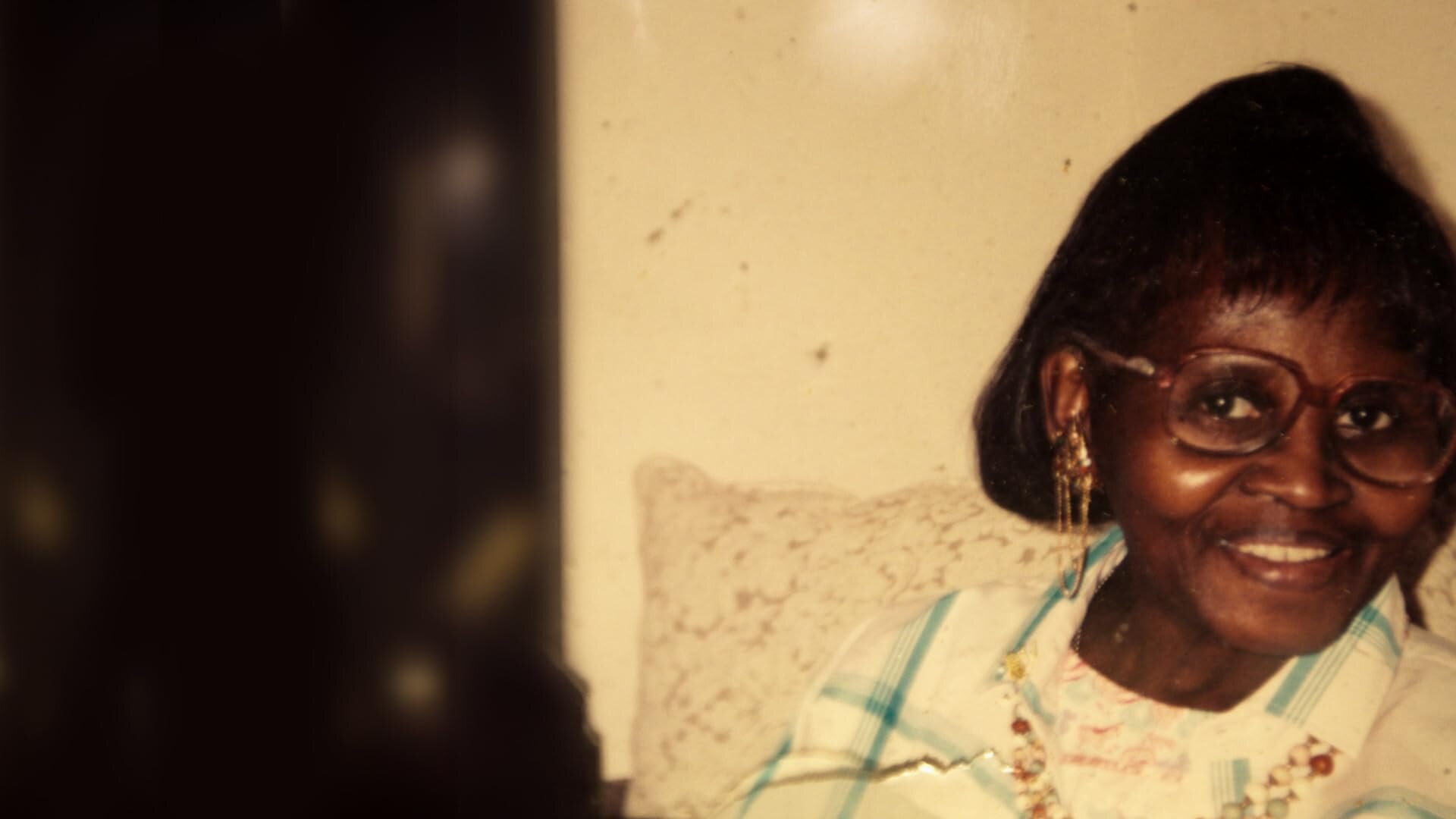 Abandoned: The Woman in the Decaying House S1E2 As Mulheres da Casa