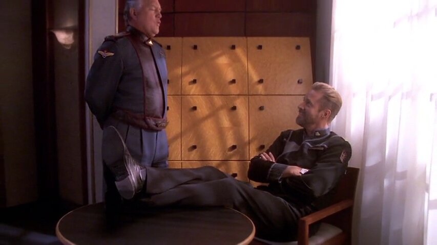 Babylon 5 S4E21 Rising Star