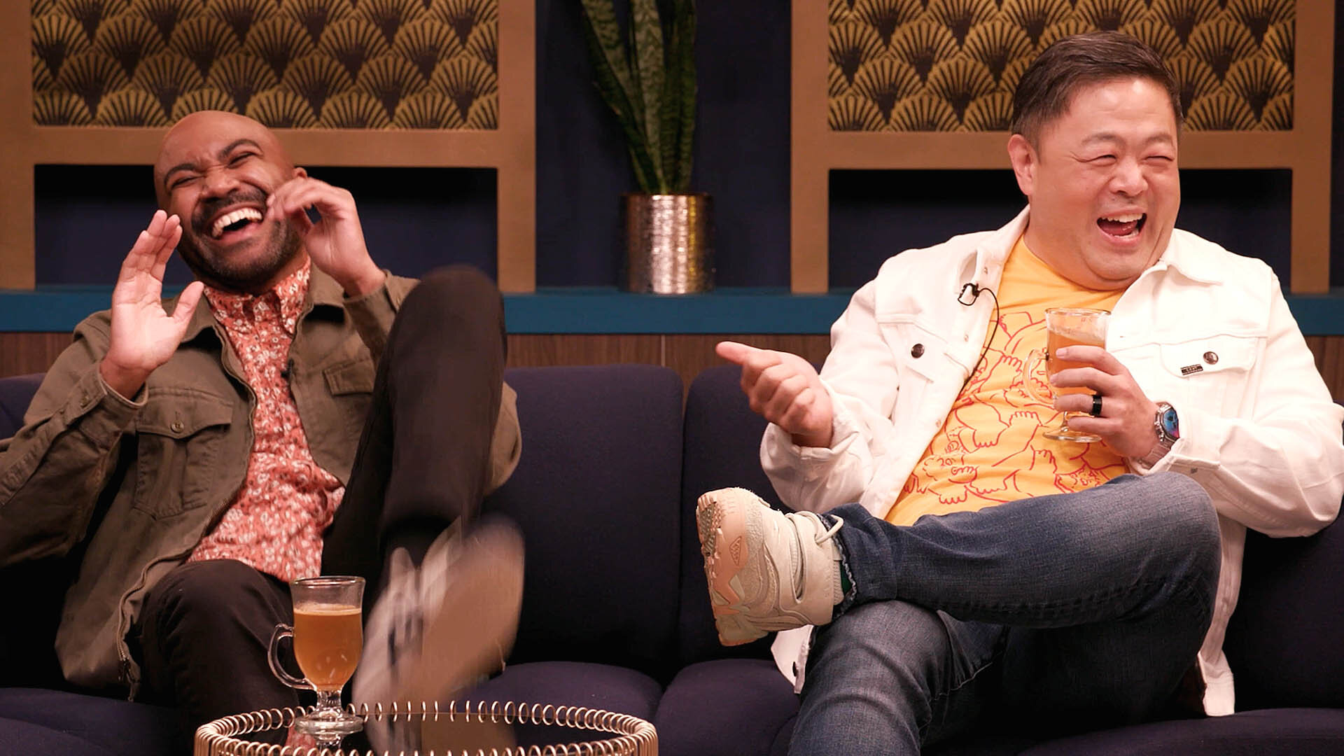Dirty Laundry S5E9 Who Won a Stand-Off with a Popstar?