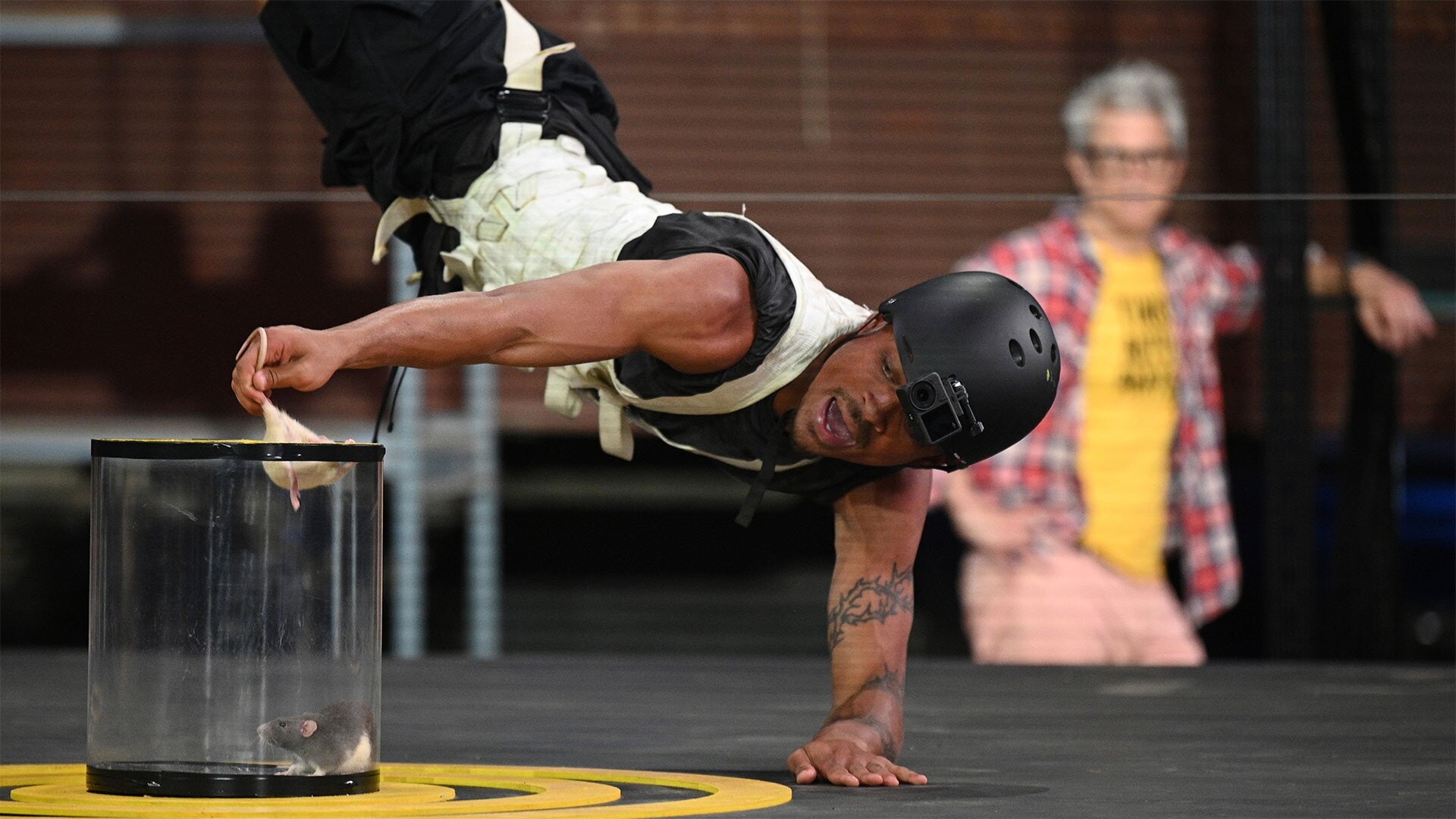 Fear Factor: House of Fear S1E8 Human Claw