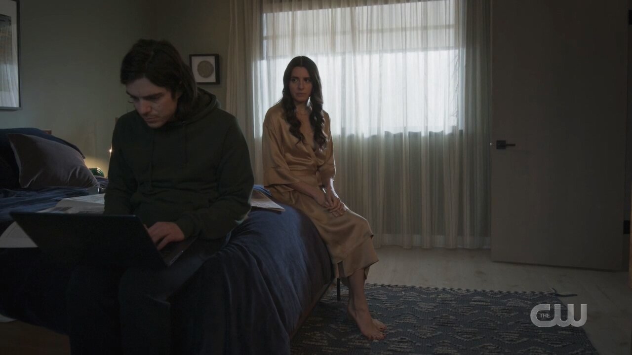 In the Dark S3E9 Excess Baggage