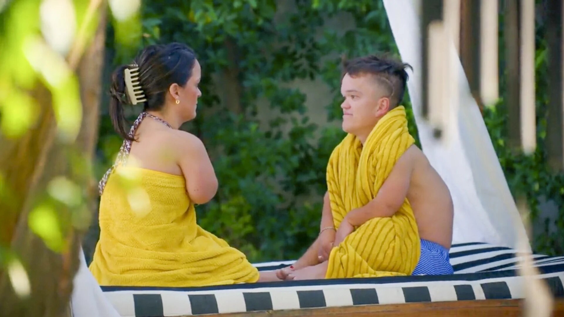 Little Singles S1E1 Palm Desert-ed