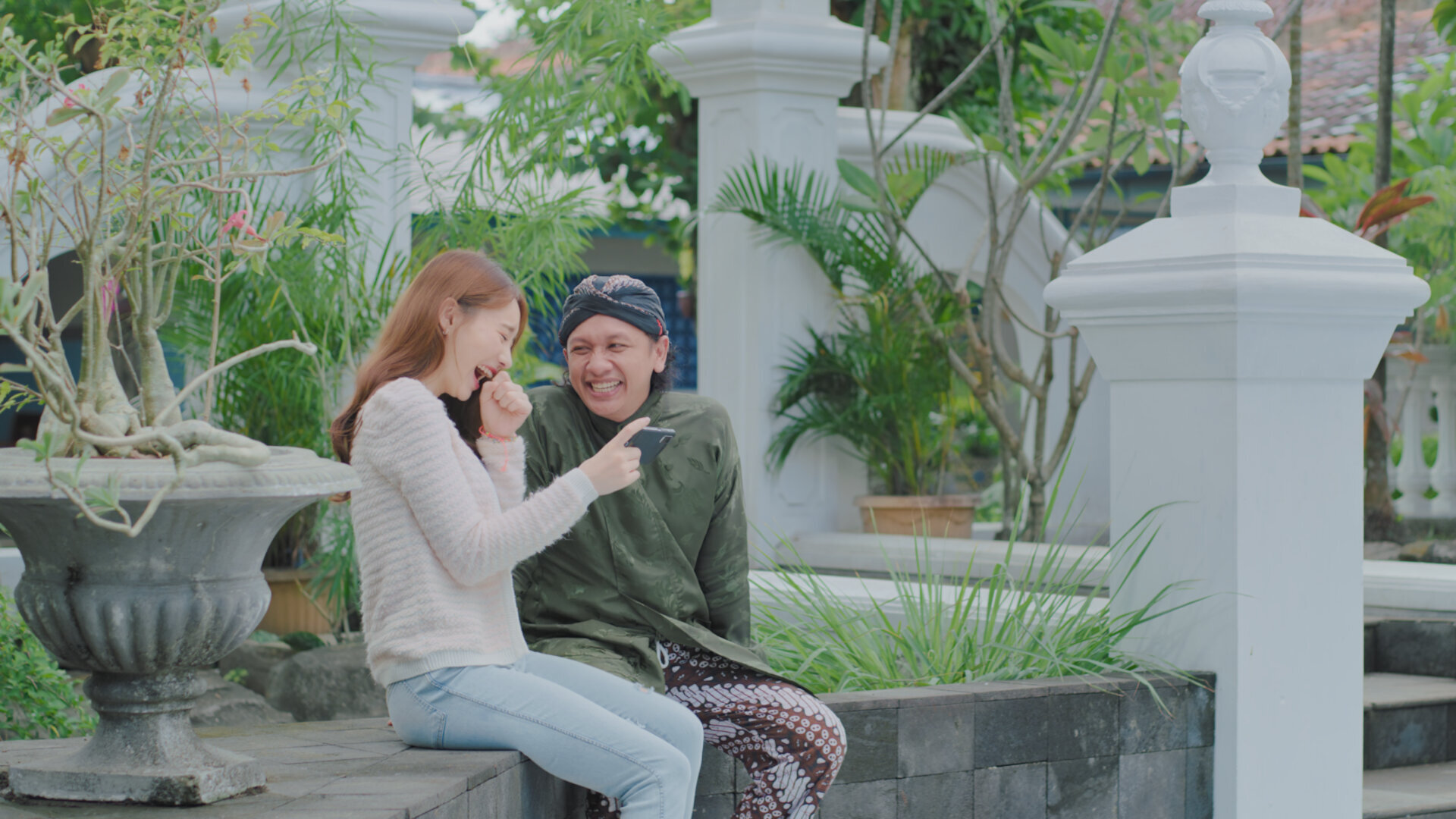 Losmen Bu Broto: The Series S1E2 Love in All Its Flavors