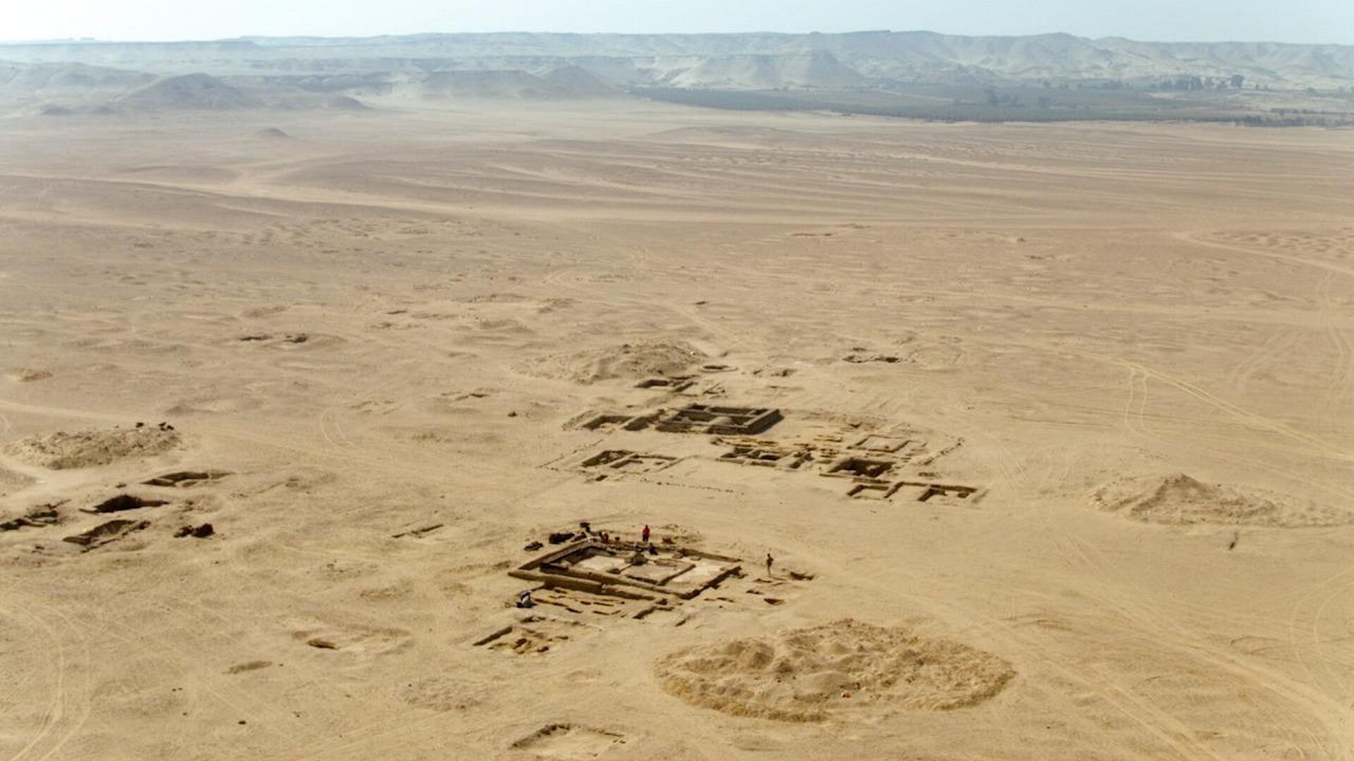 Lost Treasures of Egypt S5E3 Secrets of the Mummy Tombs