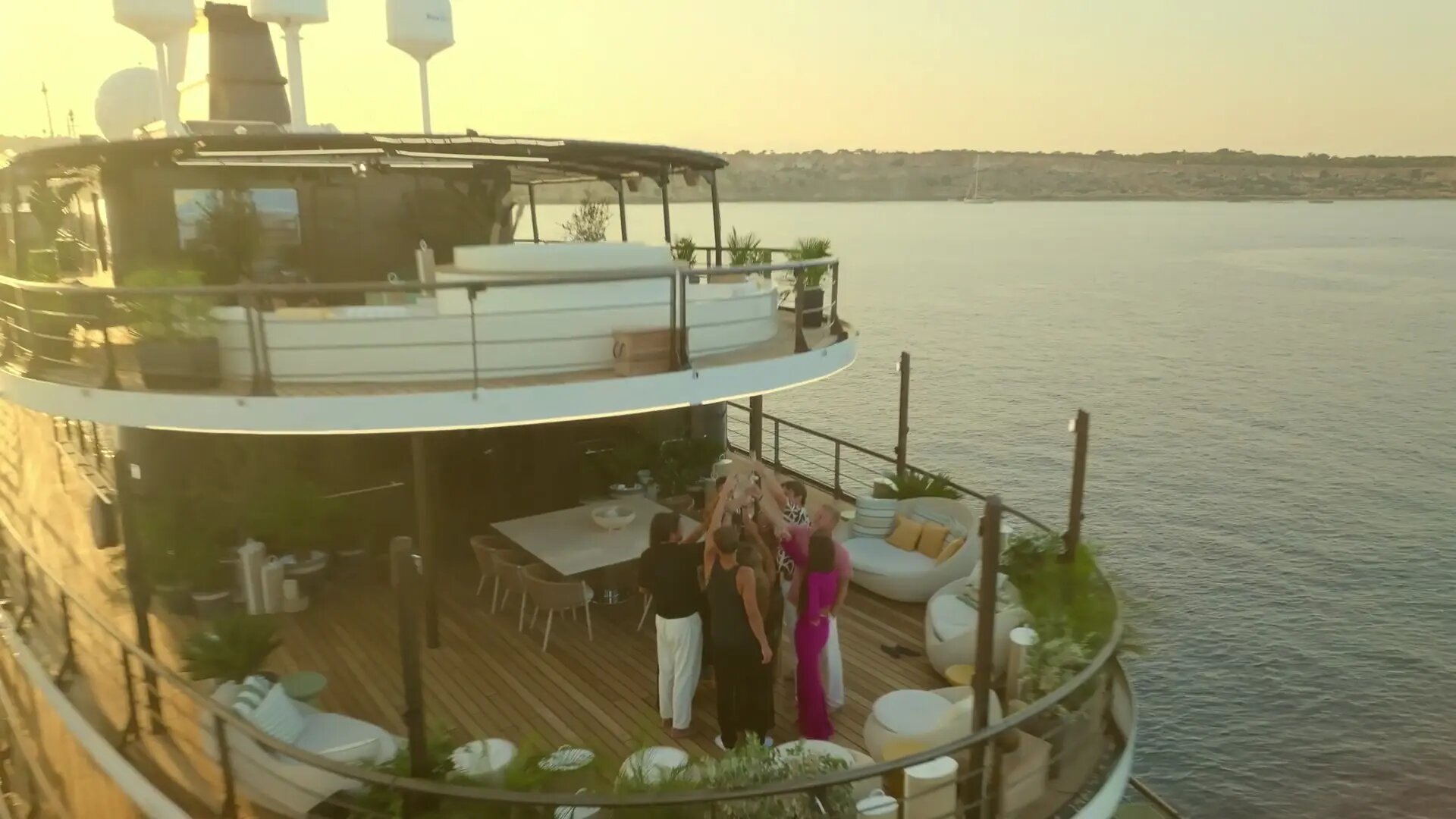 Love Overboard S1E8 Not So Smooth Sailing