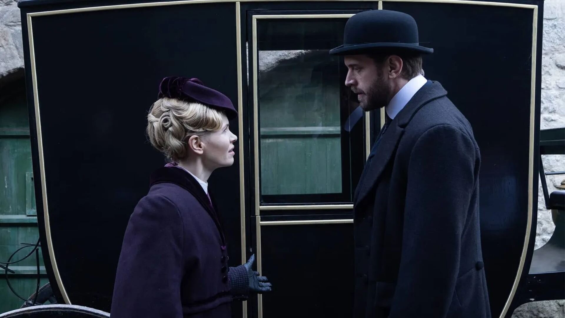 Miss Scarlet and the Duke S6E4 Bad Blood