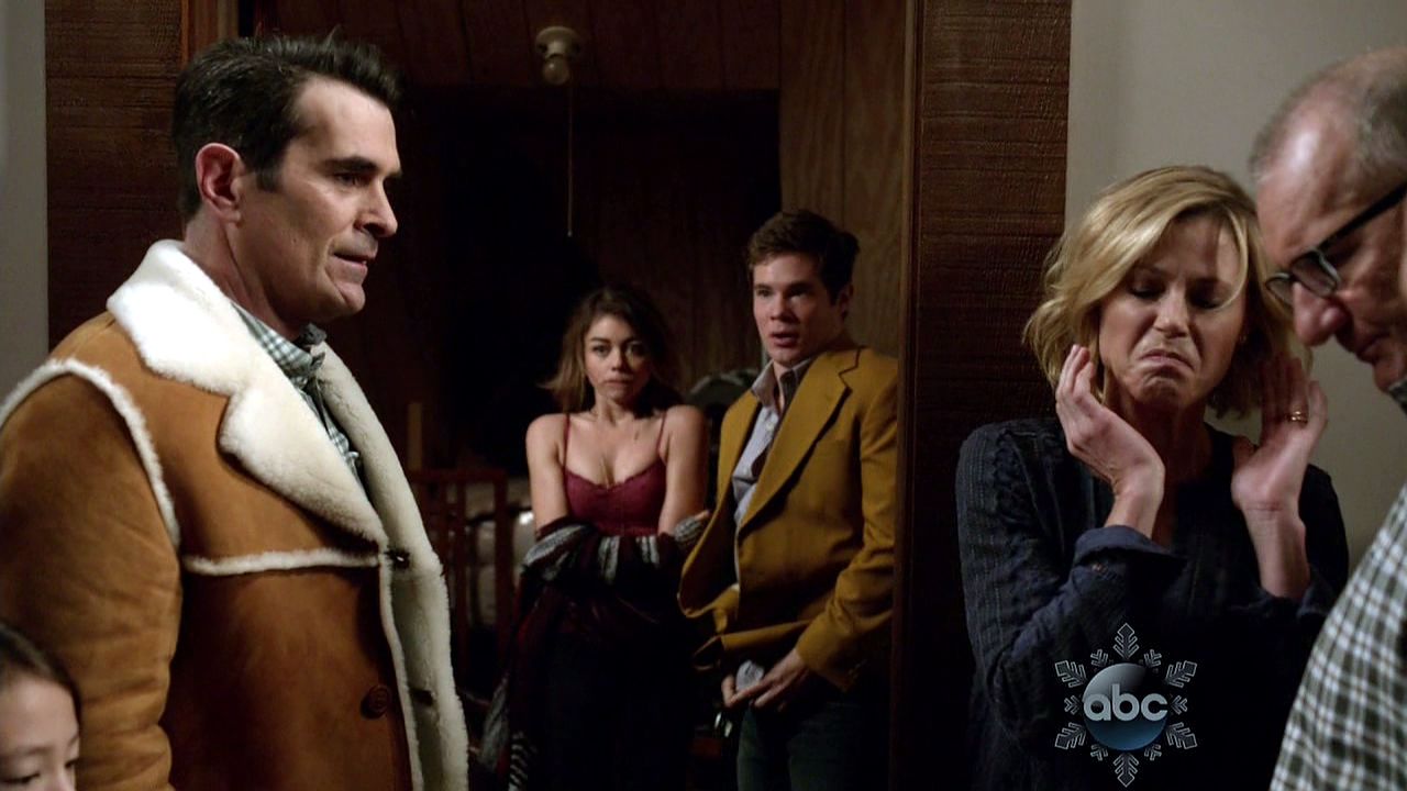 Modern Family S7E9 White Christmas