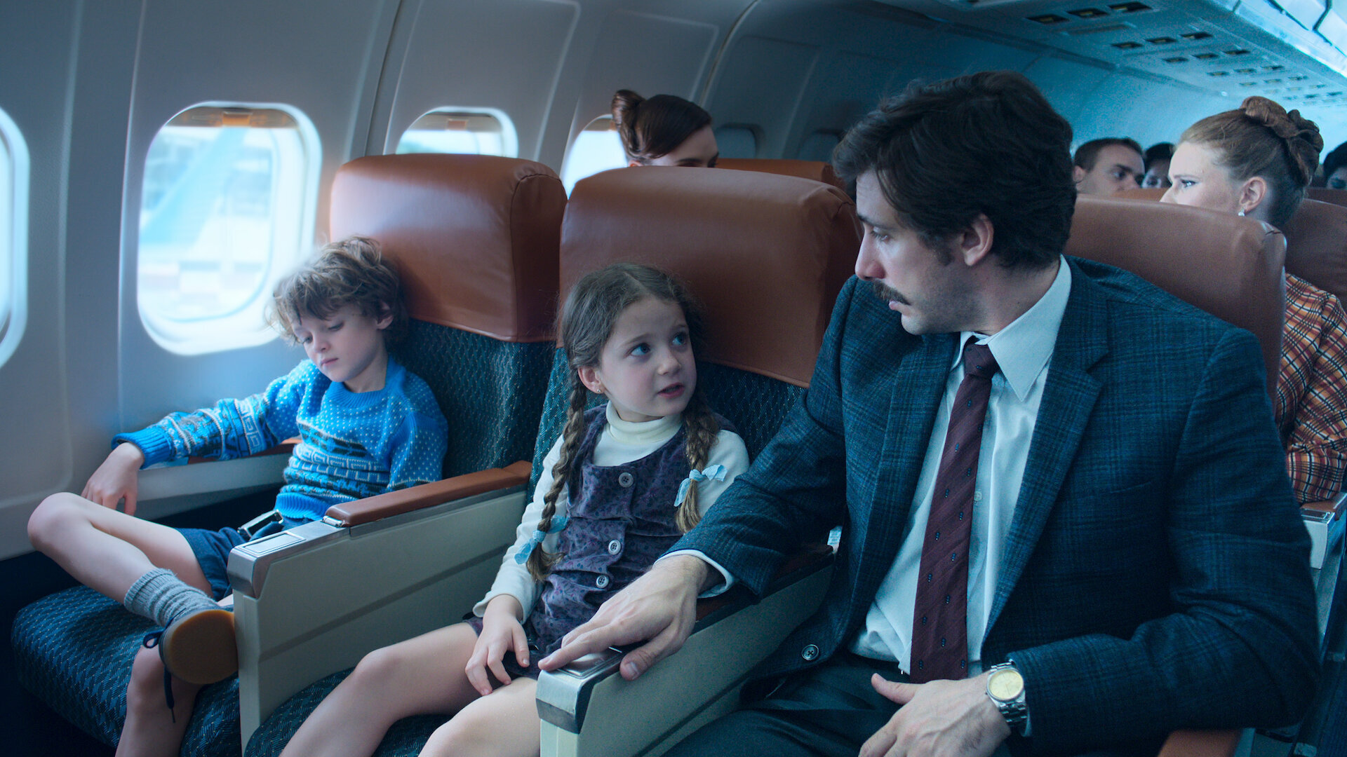 No One Saw Us Leave S1E1 Dónde están mis hijos