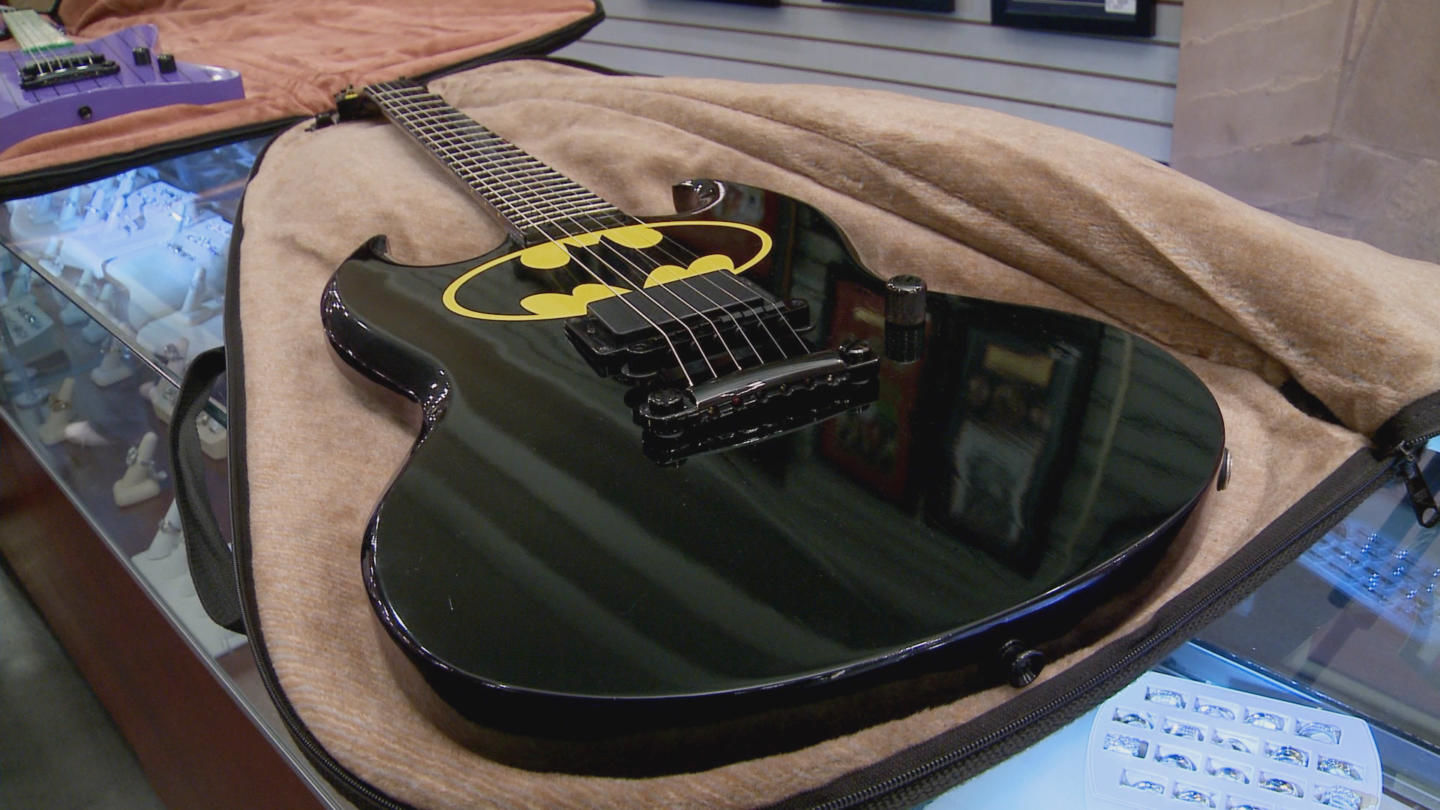 Pawn Stars S13E17 Gotham Pawn