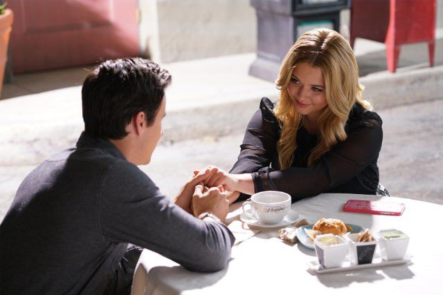 Pretty Little Liars S6E17 We've All Got Baggage