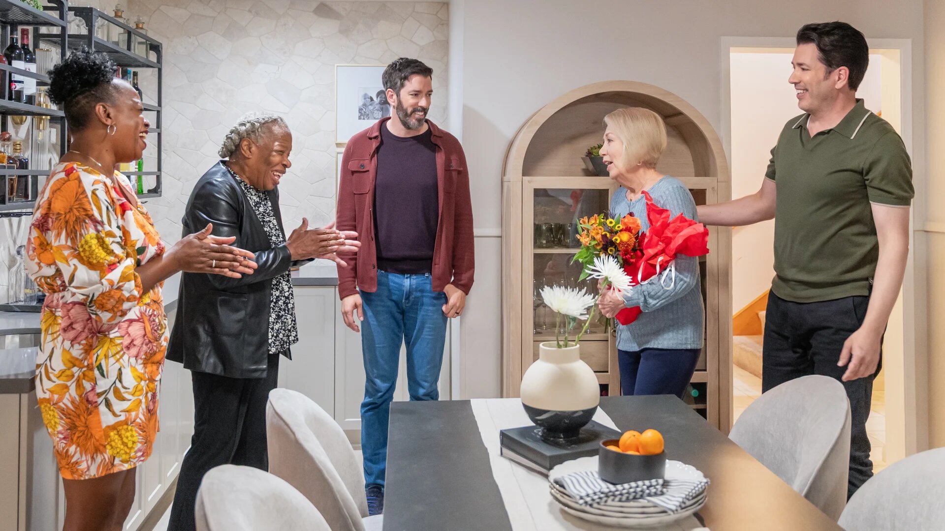Property Brothers: Under Pressure S1E5 Pooling for a Place