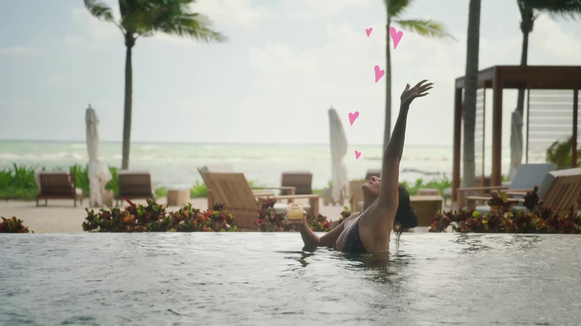 Solo Traveling with Tracee Ellis Ross S1E2 Mexico
