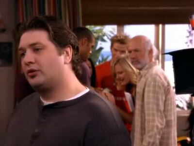 The Comeback S1E4 Valerie Stands Up for Aunt Sassy