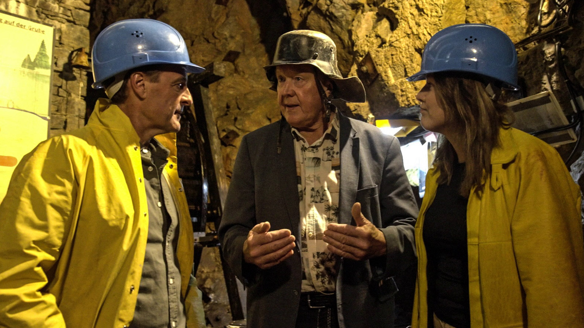 The Last Hunt for Nazi Gold S1E2 Amber Room