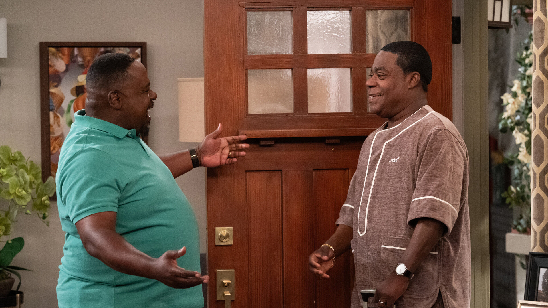 The Neighborhood S8E4 Welcome to Family Value