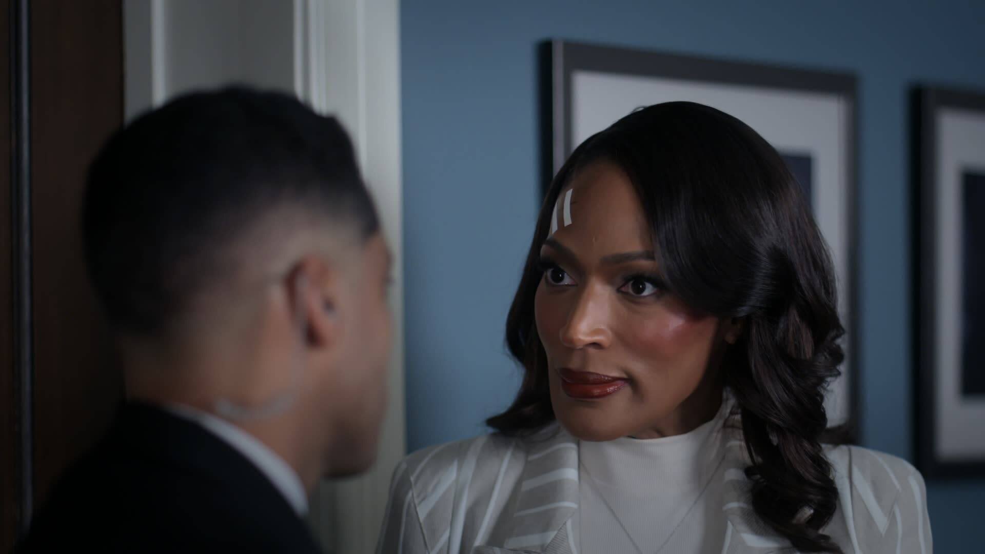 The Oval S6E14 Crossed Boundaries