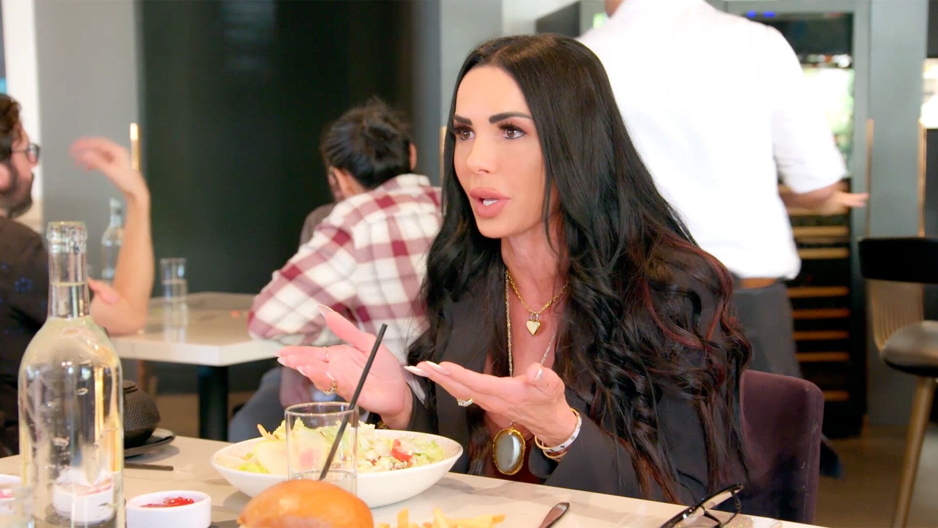 The Real Housewives of Orange County S20E6 Suite & Sour