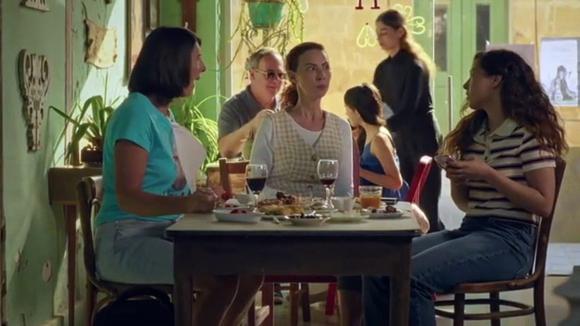 The Sunshine Murders S1E2 Killer Cuisine