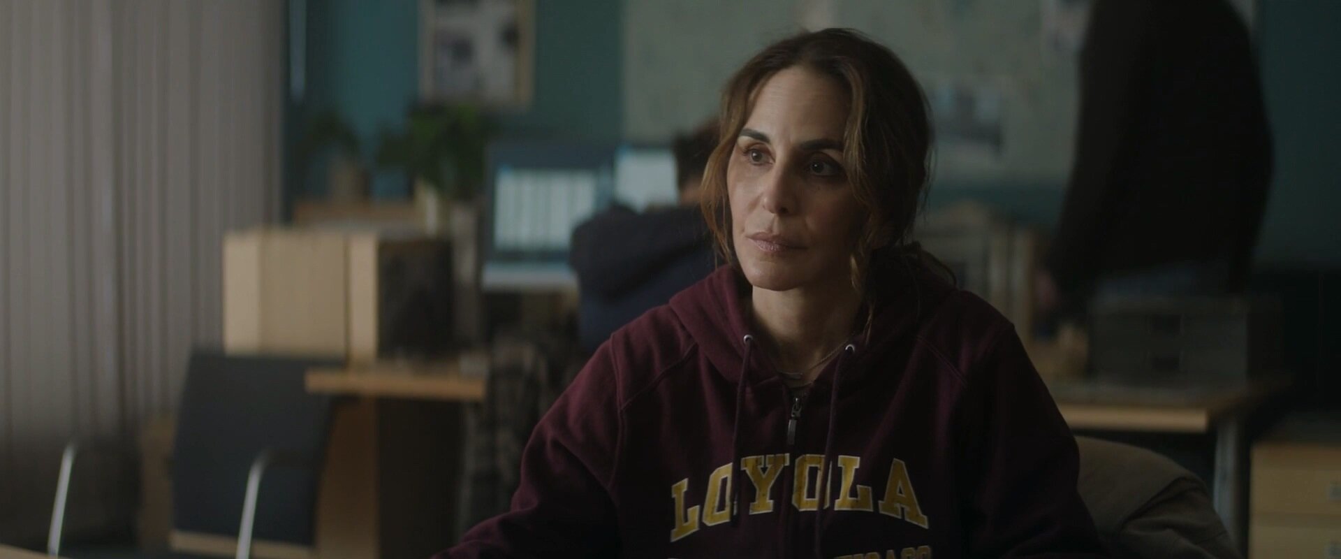 Veronika S2E1 Mona